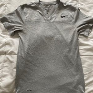 Men’s Drifit Nike V neck size S